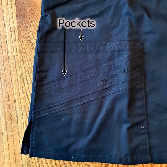 "Cherokee Luxe" scub top, M, black - Picture 10 of 12